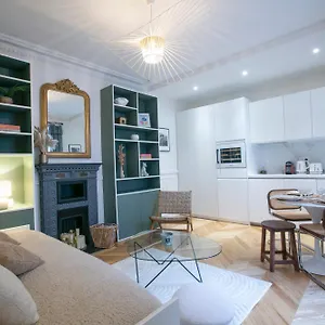 Appartement Lovely Near By Eiffel Tower - V90, Paris